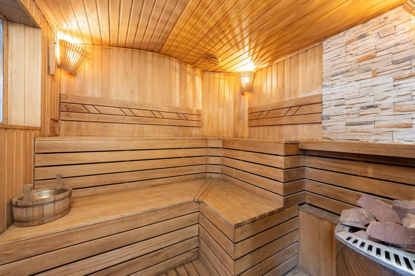 3-этажный коттедж 560 м² с отделкой