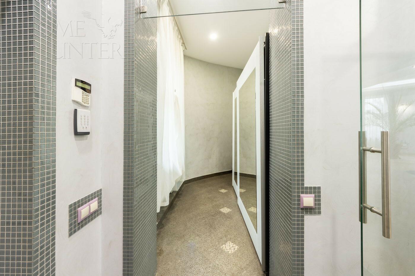 3-этажный коттедж 560 м² с отделкой