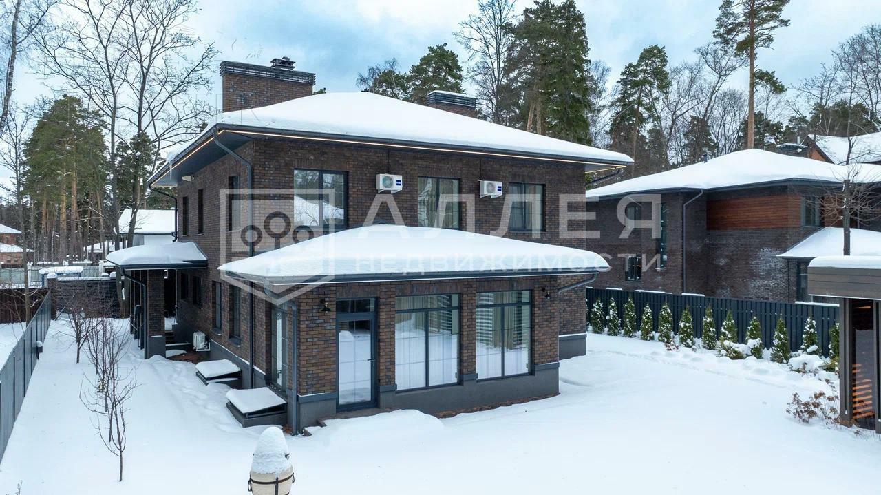 2-этажный коттедж 500 м² с отделкой