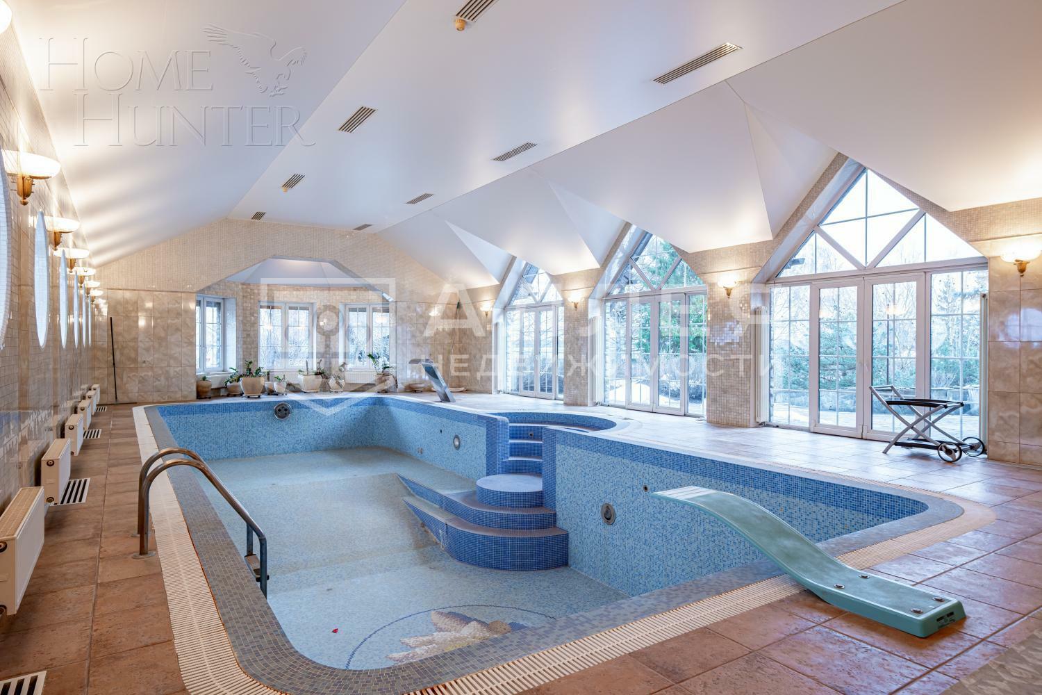 2-этажный коттедж 1 012 м² с отделкой