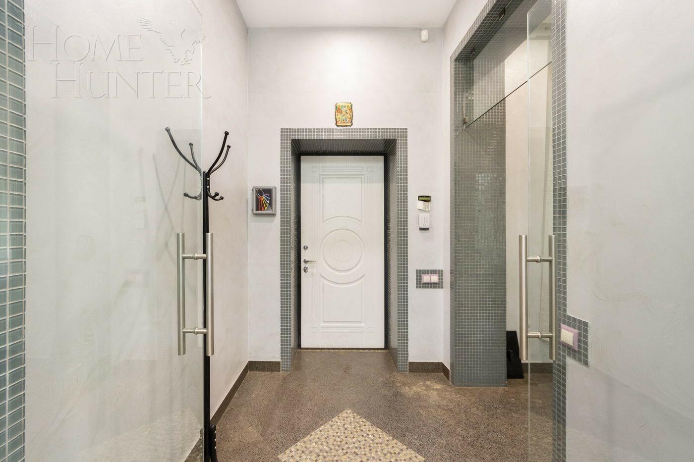 3-этажный коттедж 560 м² с отделкой