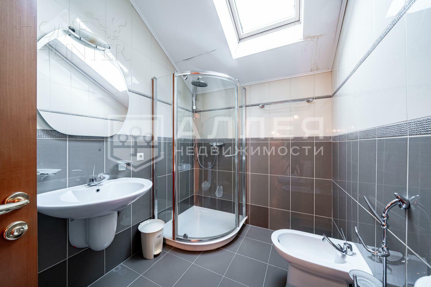 2-этажный коттедж 1 012 м² с отделкой