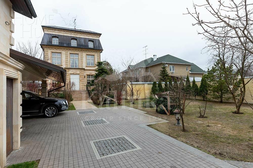 2-этажный коттедж 980 м² с отделкой