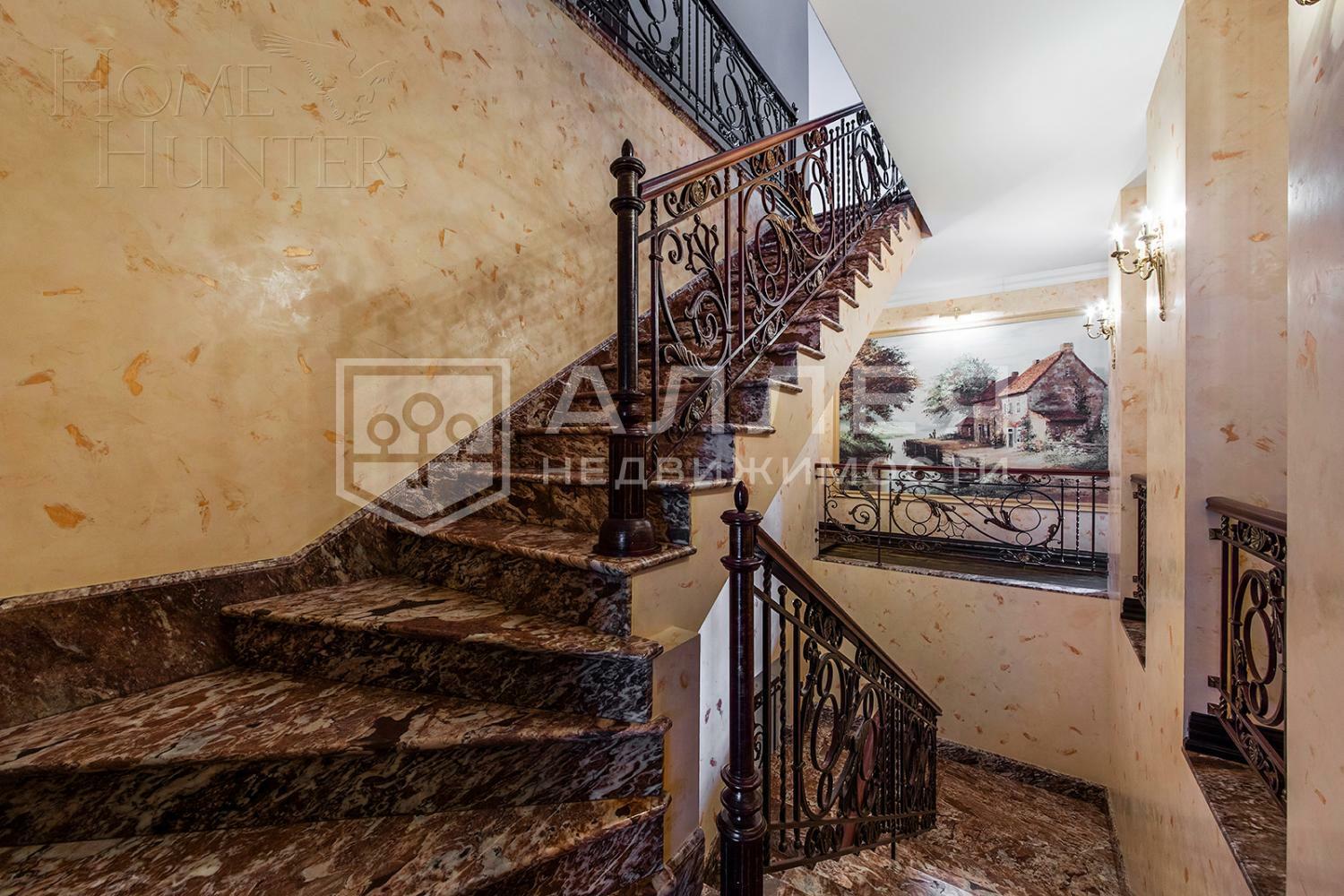 3-этажный коттедж 1 000 м² с отделкой