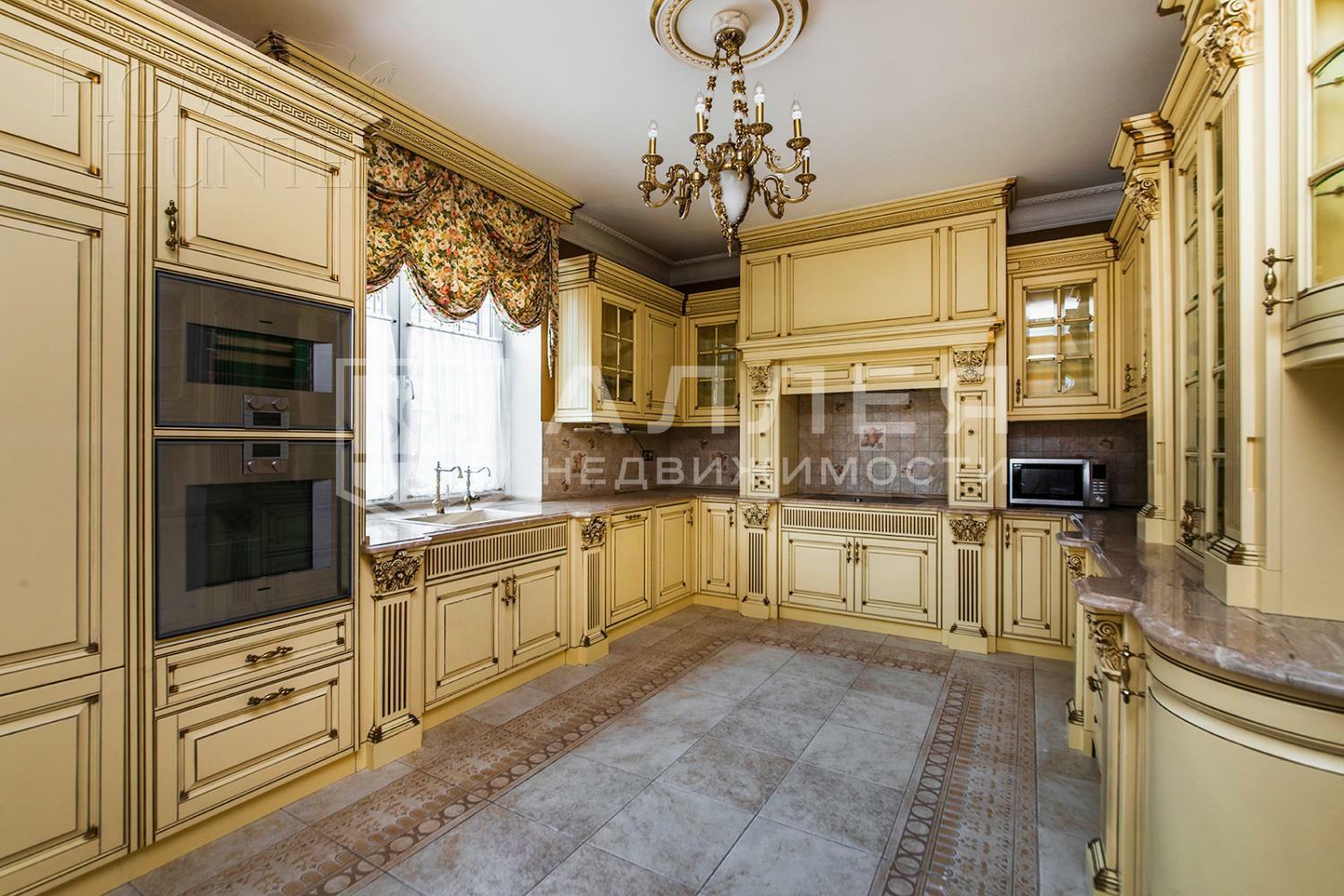 3-этажный коттедж 1 000 м² с отделкой