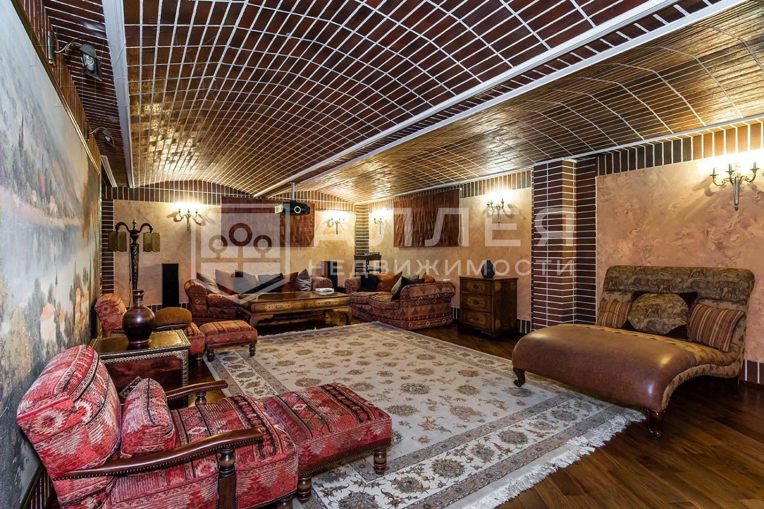 3-этажный коттедж 1 000 м² с отделкой