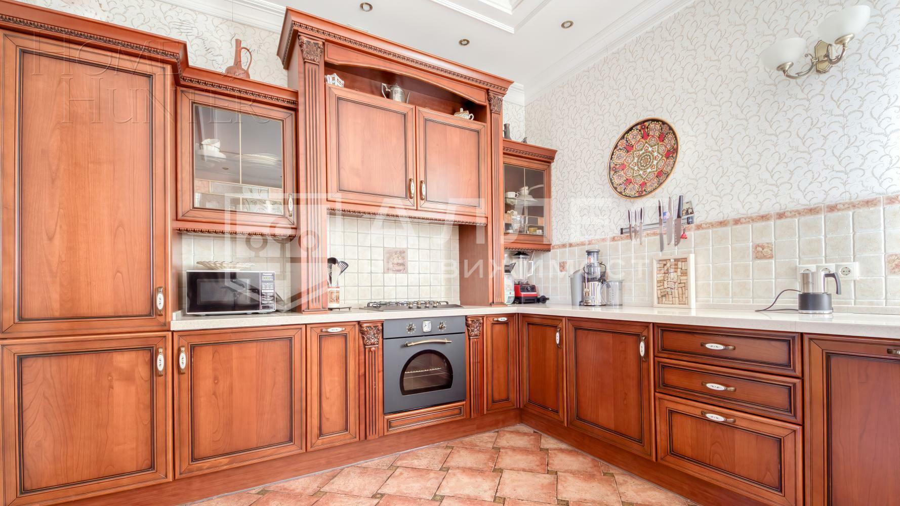 2-этажный коттедж 360 м² с отделкой