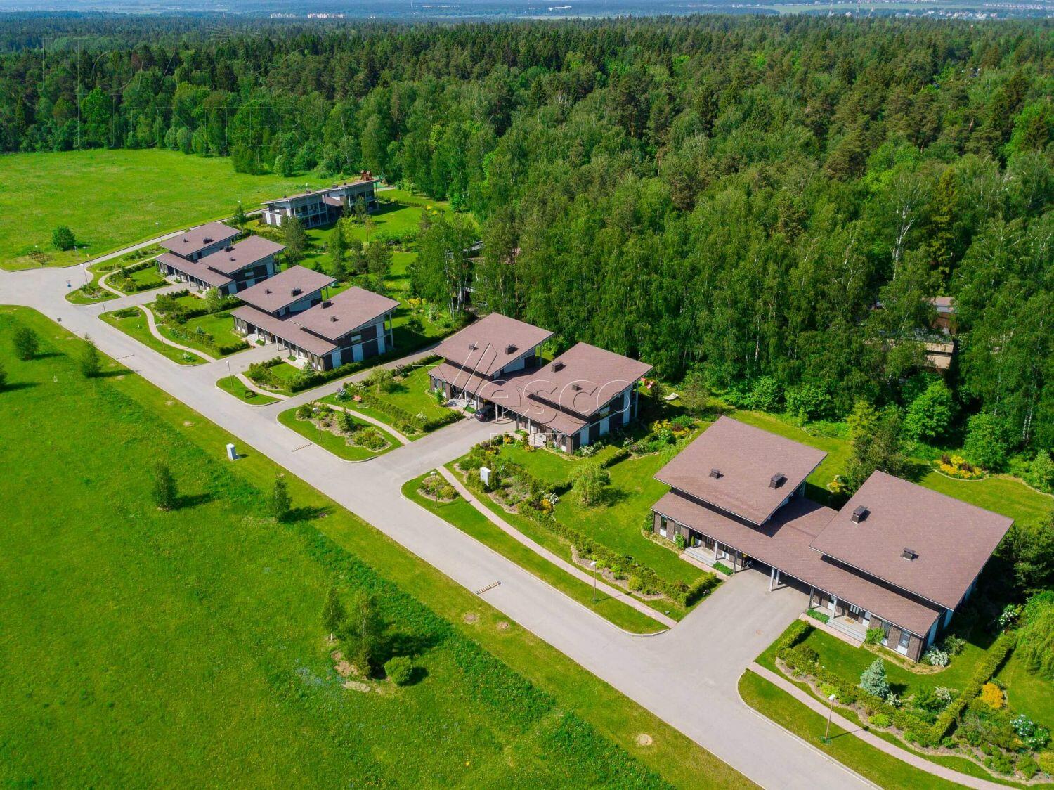 Участок 42.37 сот. в охраняемом поселке