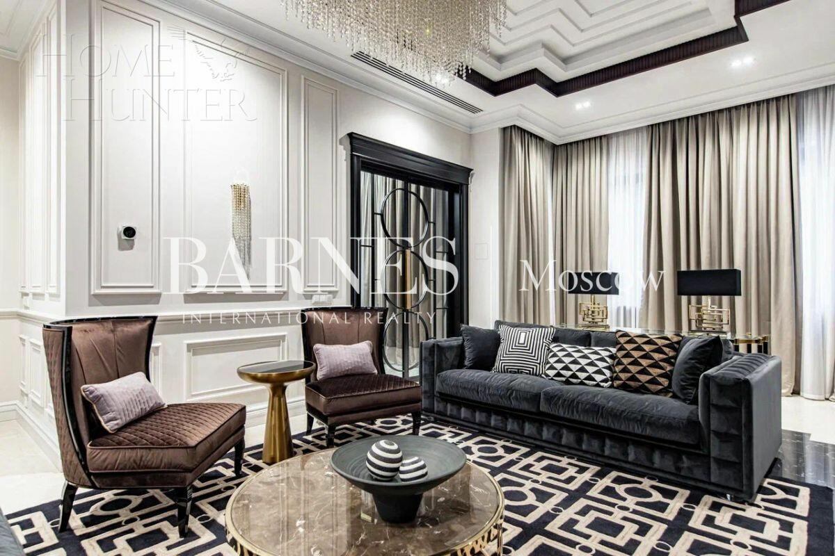 3-этажный коттедж 697 м² с отделкой