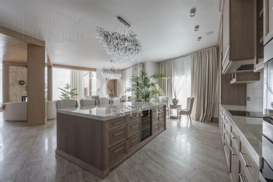 3-этажный коттедж 1 000 м² с отделкой