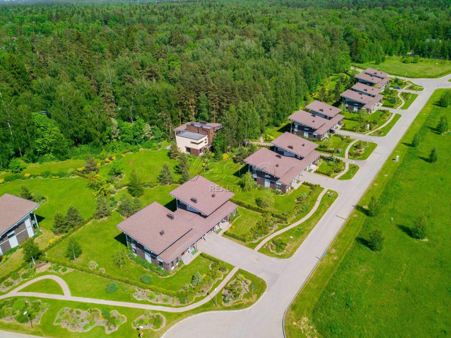 Участок 42.37 сот. в охраняемом поселке