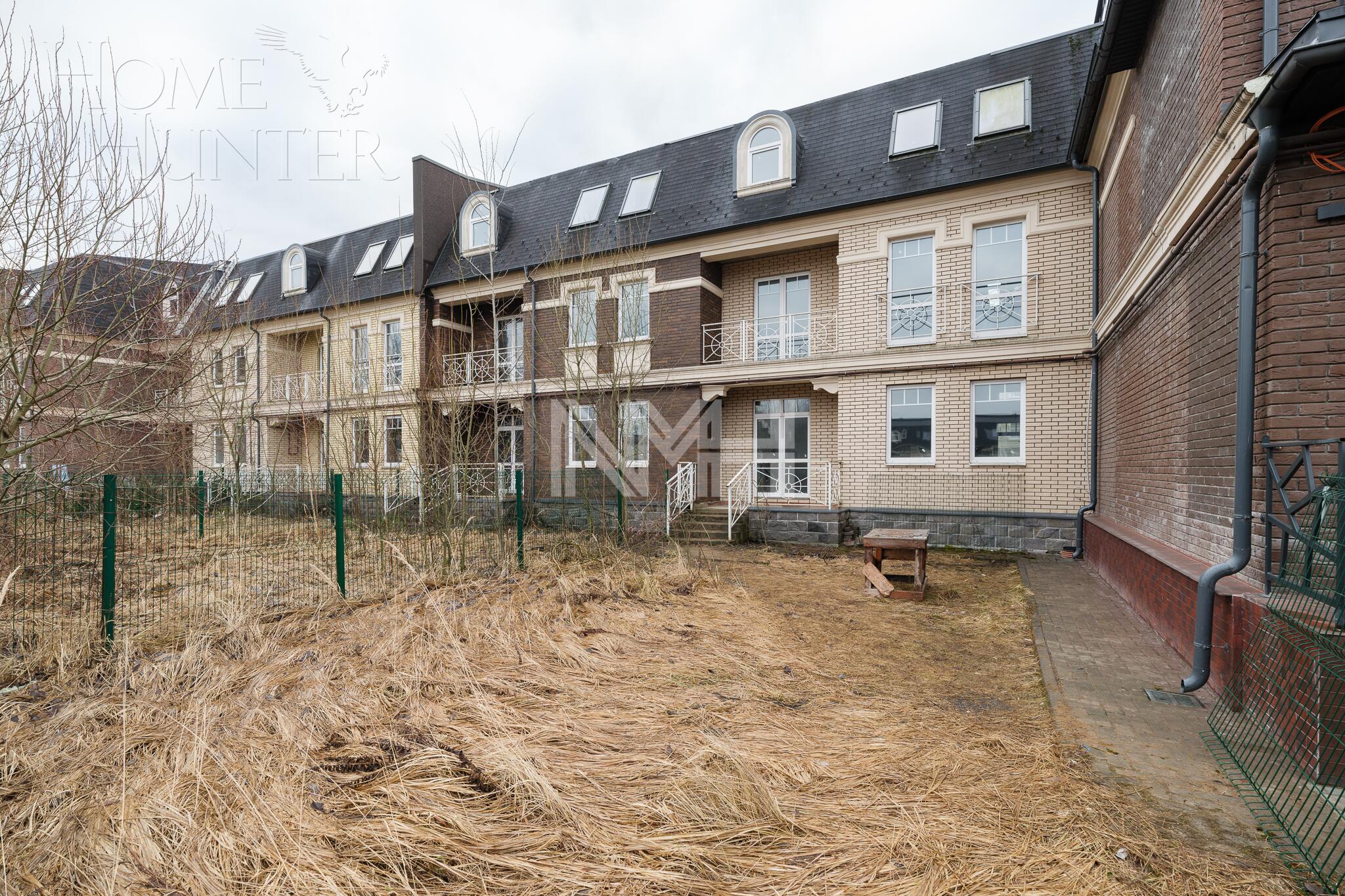 2-этажный таунхаус 380 м² без отделки