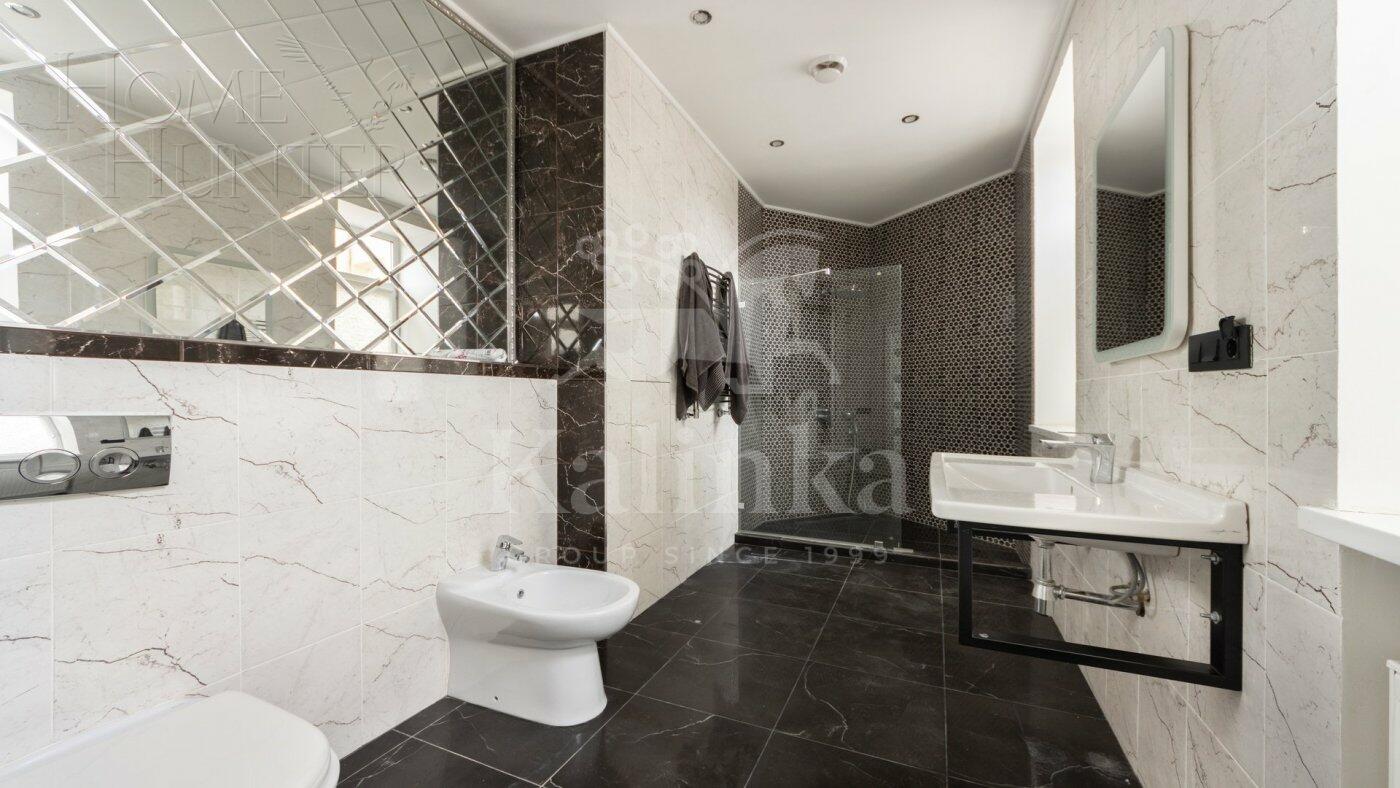 4-УРОВНЕВЫЙ ТАУНХАУС С ОТДЕЛКОЙ 370 М² НА 1 ЭТАЖЕ