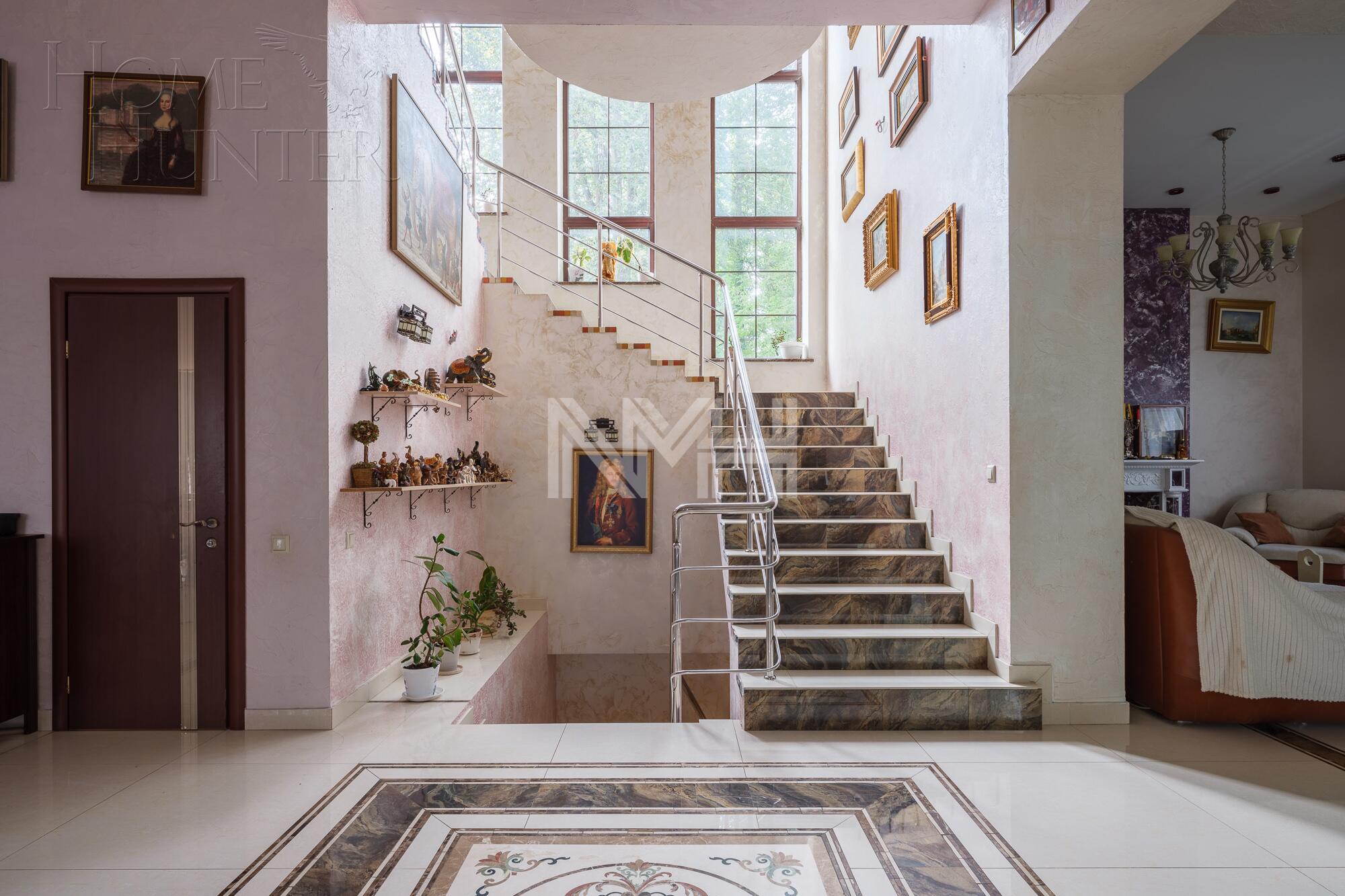 2-этажный коттедж 800 м² с отделкой