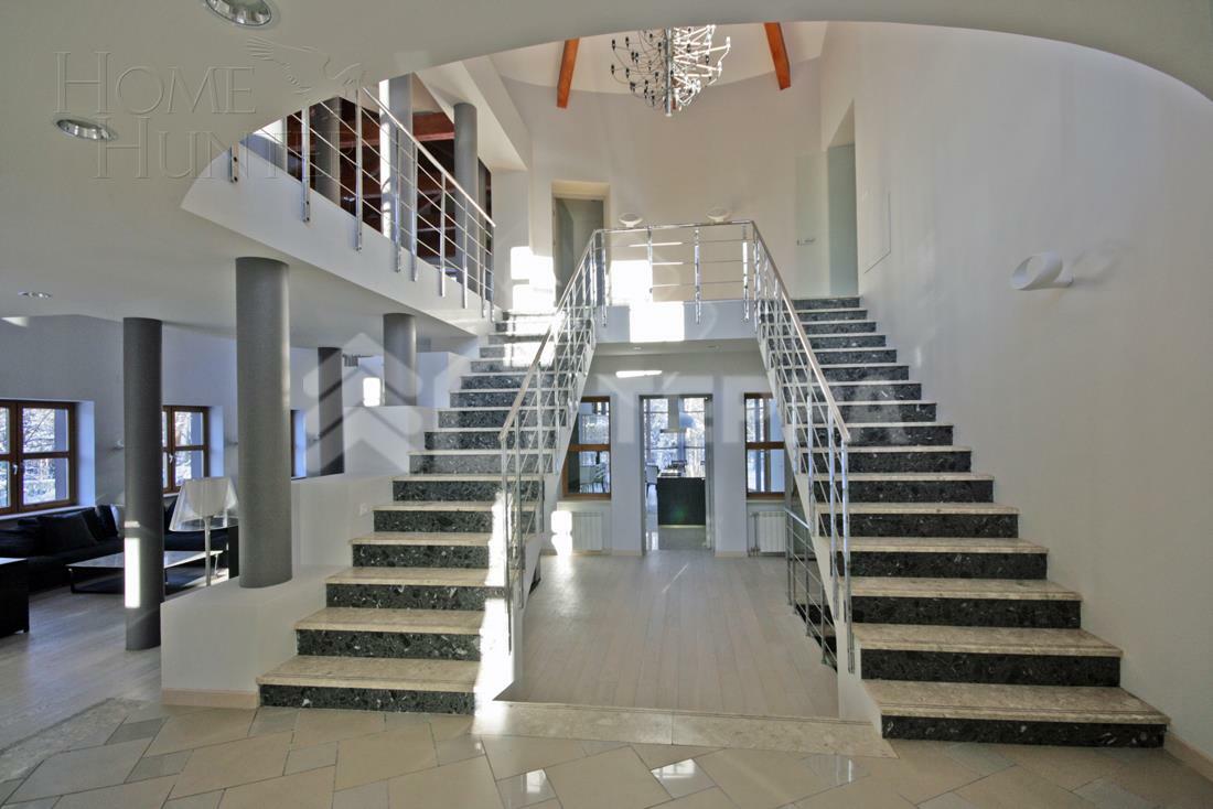 2-этажный коттедж 650 м² с отделкой