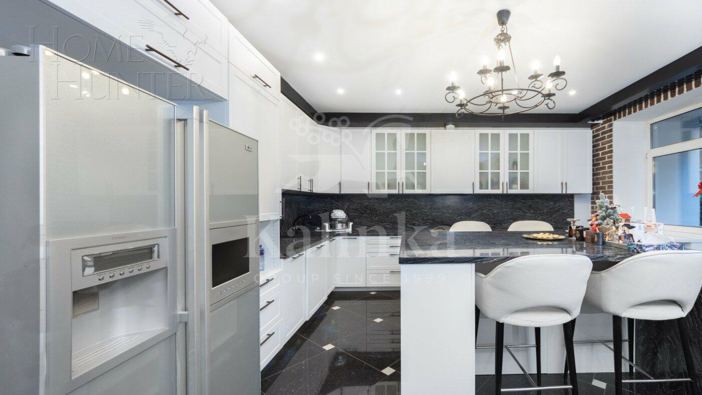 4-УРОВНЕВЫЙ ТАУНХАУС С ОТДЕЛКОЙ 370 М² НА 1 ЭТАЖЕ