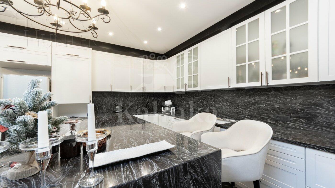 4-УРОВНЕВЫЙ ТАУНХАУС С ОТДЕЛКОЙ 370 М² НА 1 ЭТАЖЕ