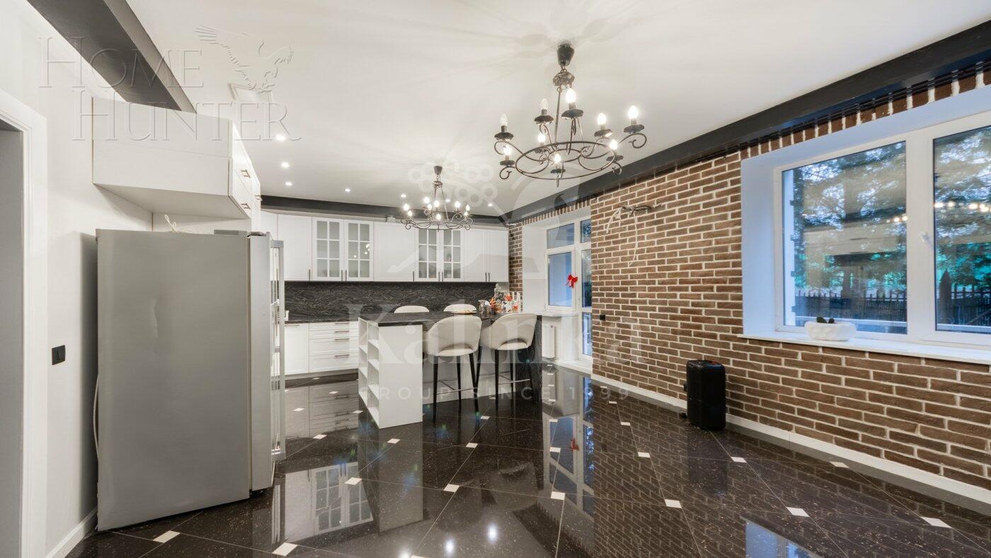 4-УРОВНЕВЫЙ ТАУНХАУС С ОТДЕЛКОЙ 370 М² НА 1 ЭТАЖЕ