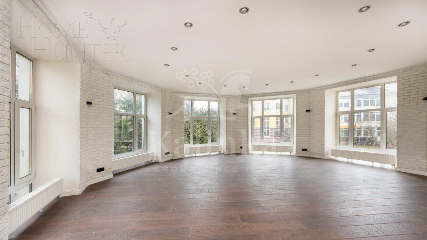 4-УРОВНЕВЫЙ ТАУНХАУС С ОТДЕЛКОЙ 370 М² НА 1 ЭТАЖЕ