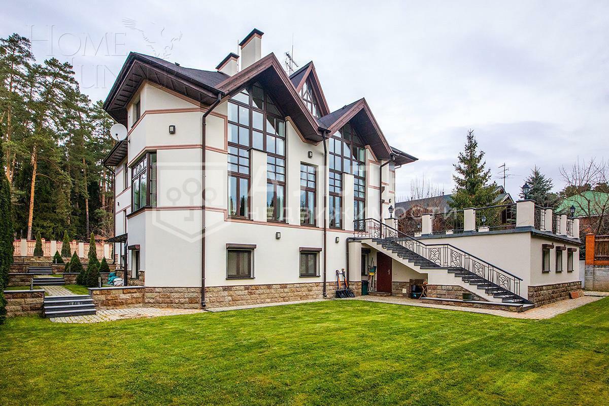 2-этажный коттедж 864 м² с отделкой