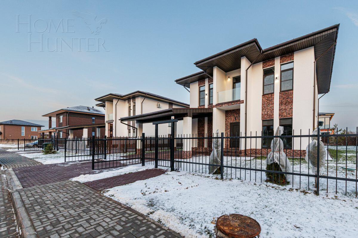 2-этажный коттедж 240 м² с отделкой