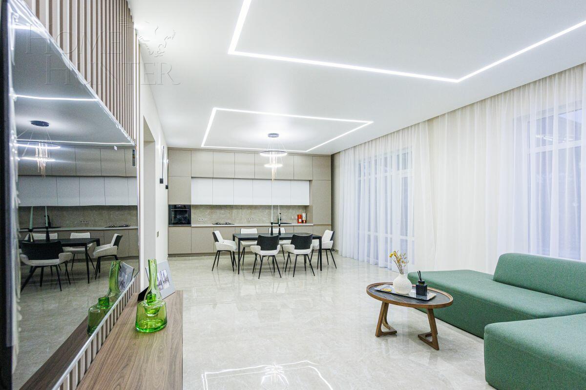 2-этажный коттедж 240 м² с отделкой