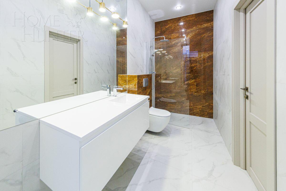 2-этажный коттедж 240 м² с отделкой