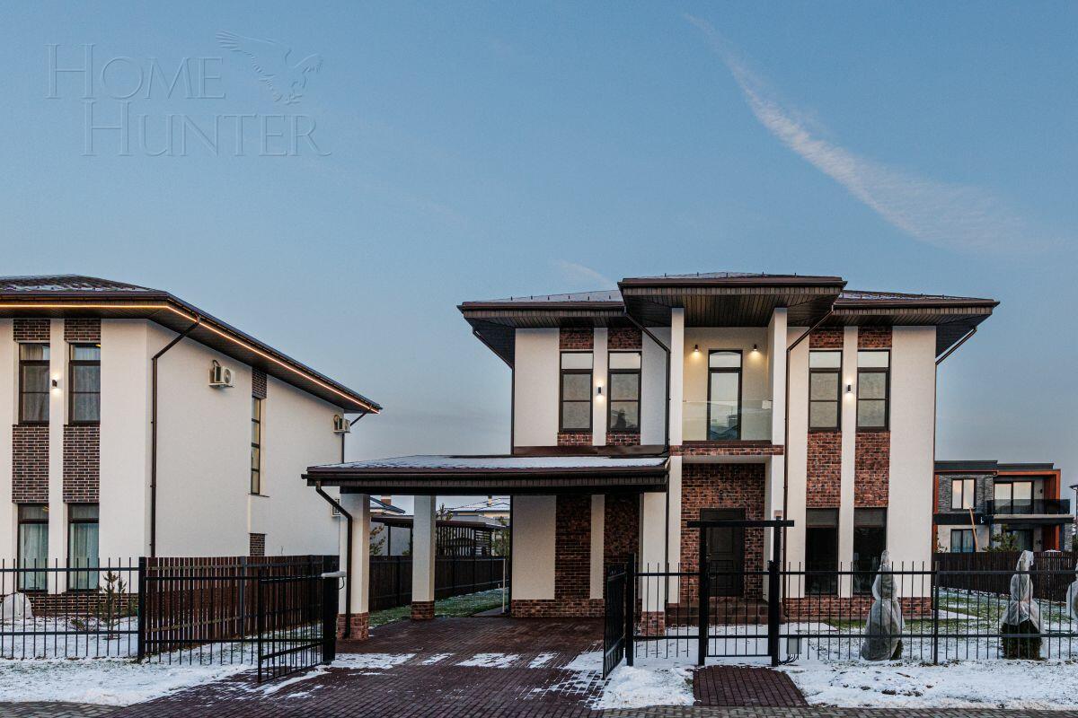 2-этажный коттедж 240 м² с отделкой