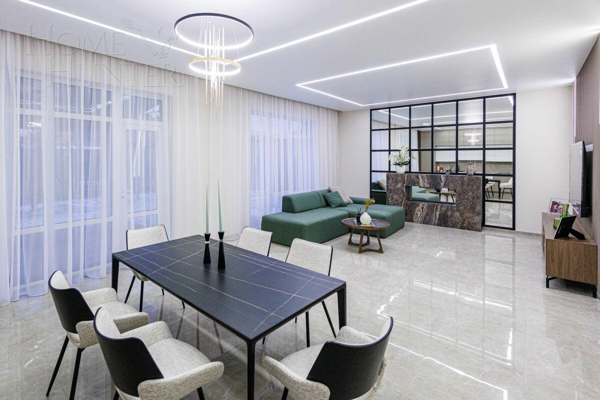 2-этажный коттедж 240 м² с отделкой