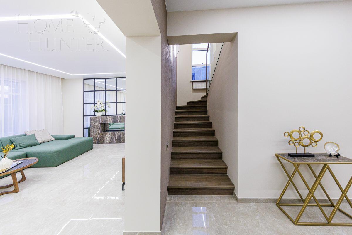 2-этажный коттедж 240 м² с отделкой