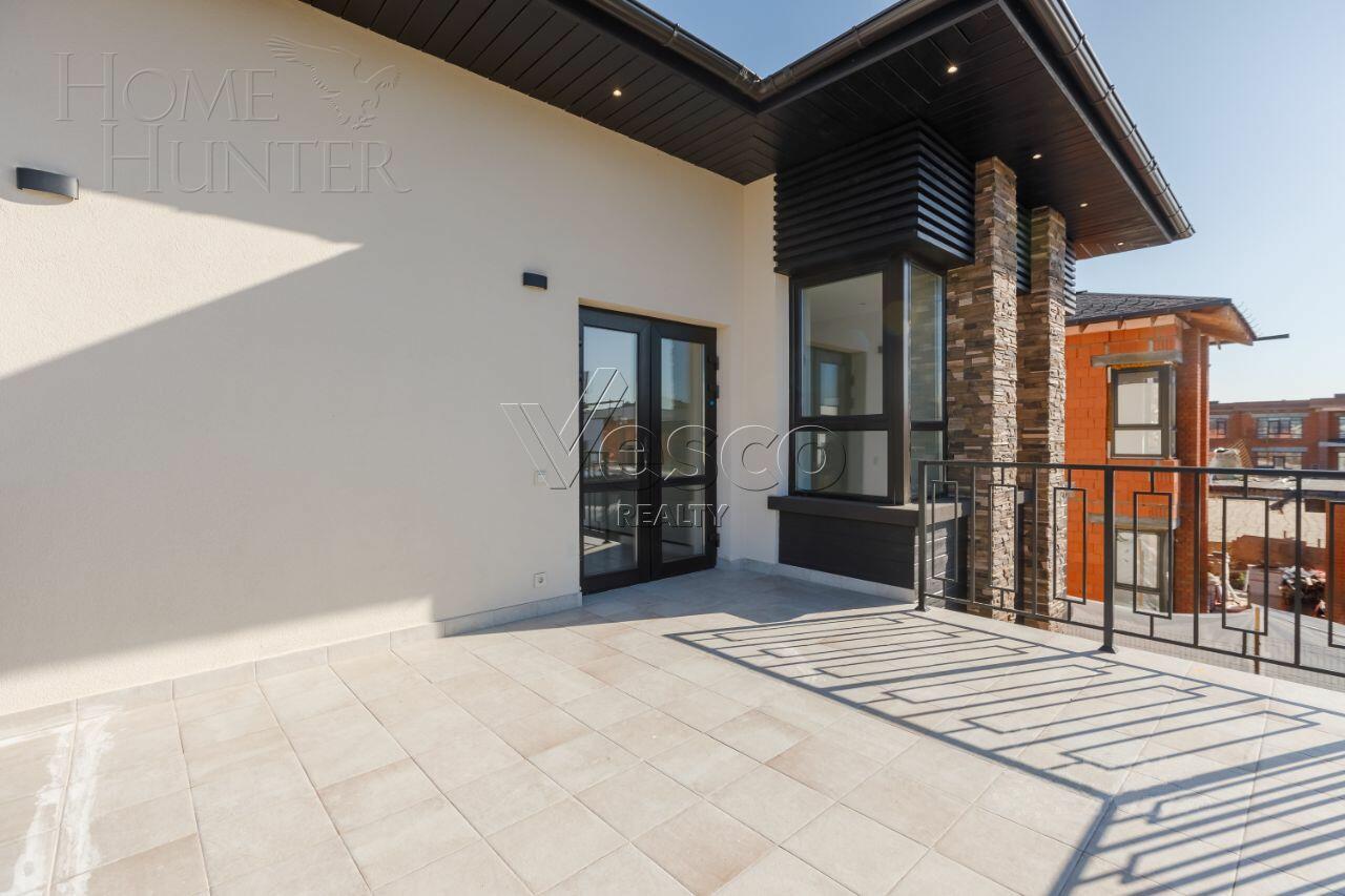 2-этажный коттедж 300 м² с отделкой