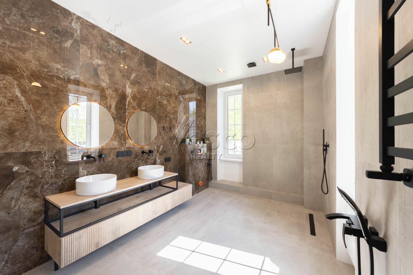 2-этажный коттедж 225 м² с отделкой