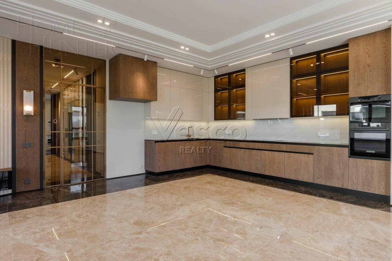 2-этажный коттедж 300 м² с отделкой