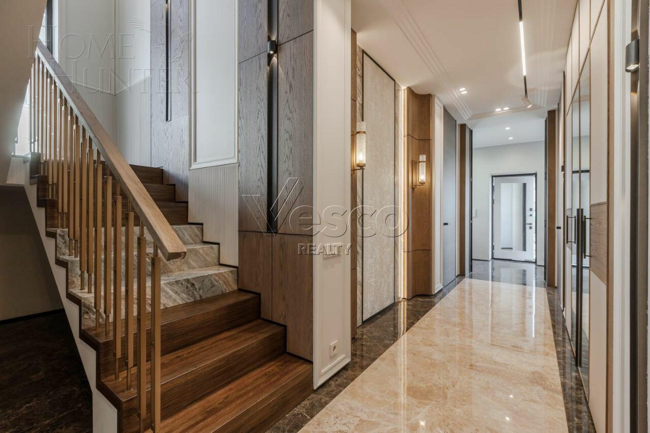 2-этажный коттедж 300 м² с отделкой