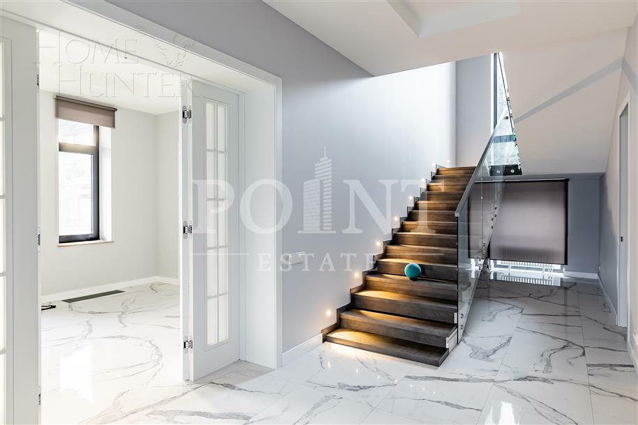 2-этажный коттедж 540 м² с отделкой