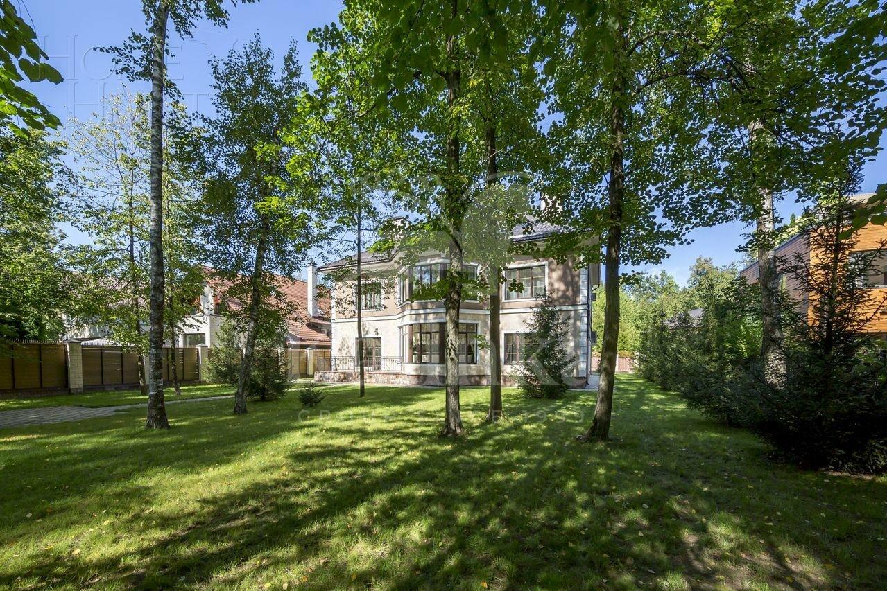 2-этажный коттедж 732 м² с отделкой