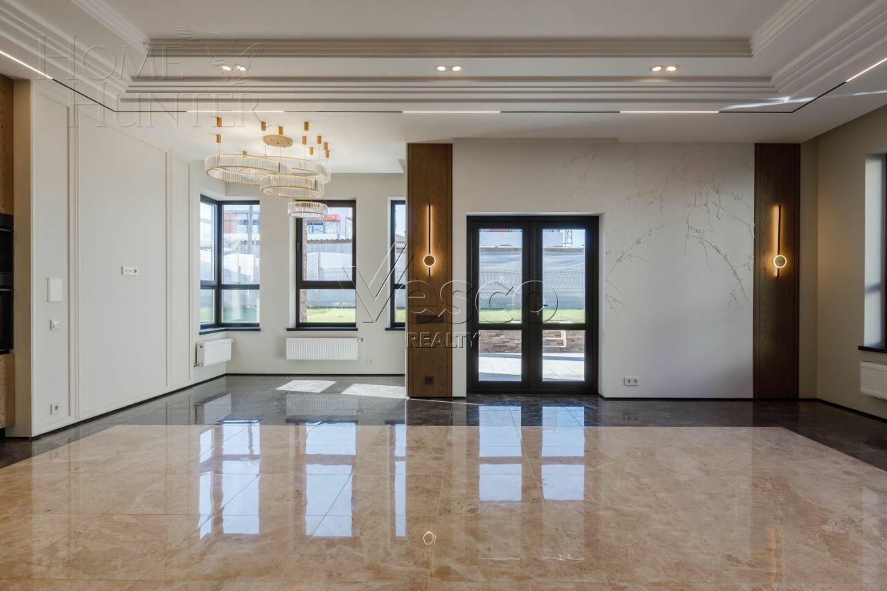 2-этажный коттедж 300 м² с отделкой