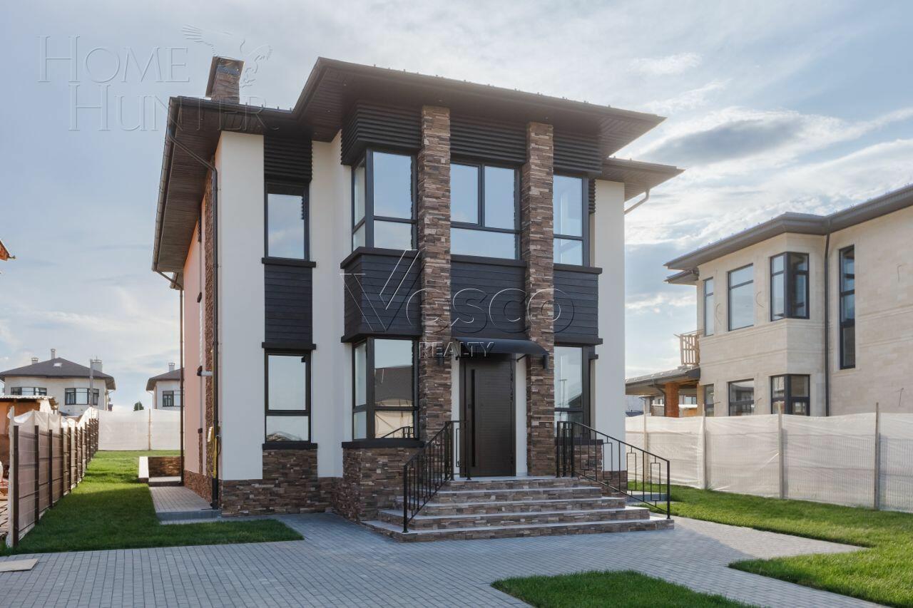 2-этажный коттедж 300 м² с отделкой