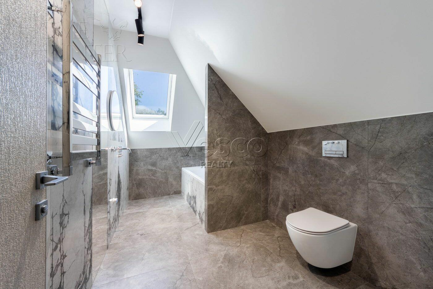 2-этажный коттедж 225 м² с отделкой