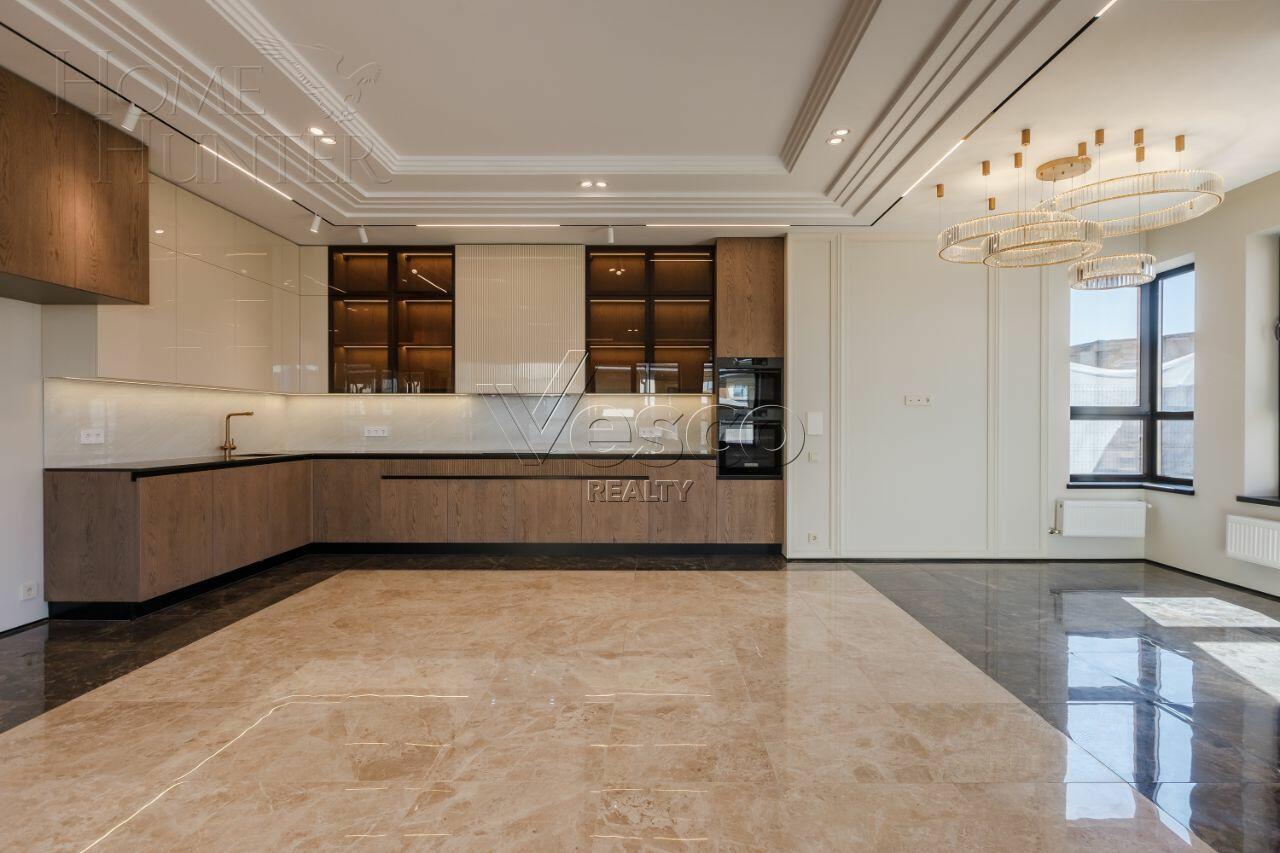 2-этажный коттедж 300 м² с отделкой