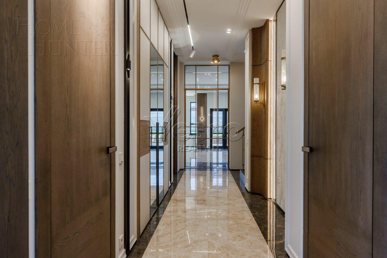 2-этажный коттедж 300 м² с отделкой