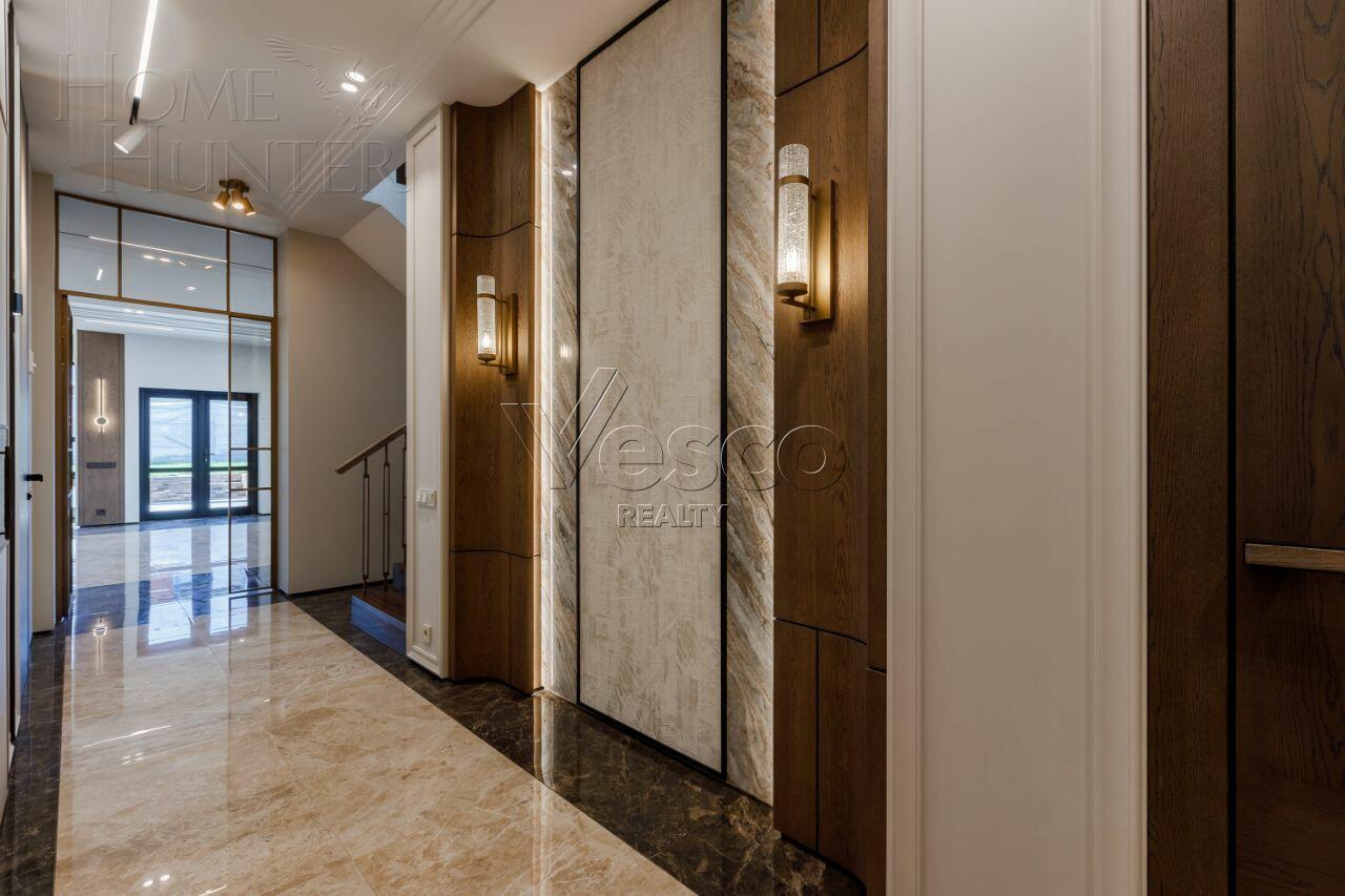 2-этажный коттедж 300 м² с отделкой