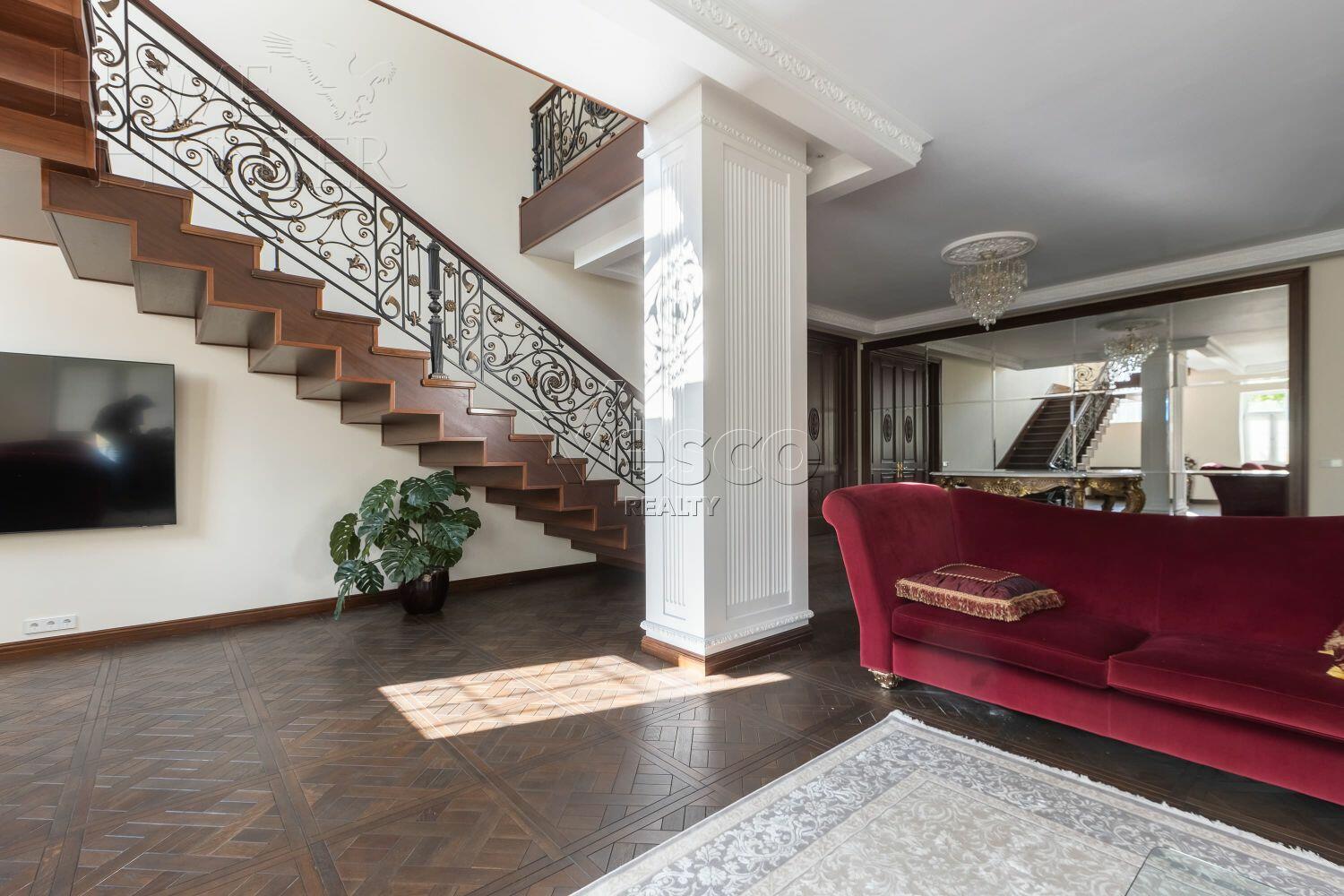 2-этажный коттедж 817 м² с отделкой