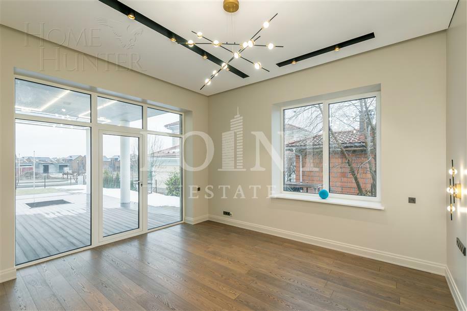 1-этажный коттедж 350 м² с отделкой