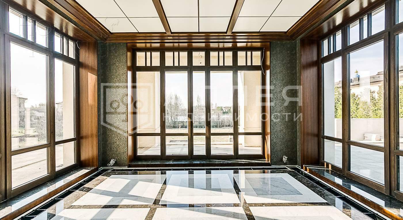 2-этажный коттедж 1 244 м² с отделкой