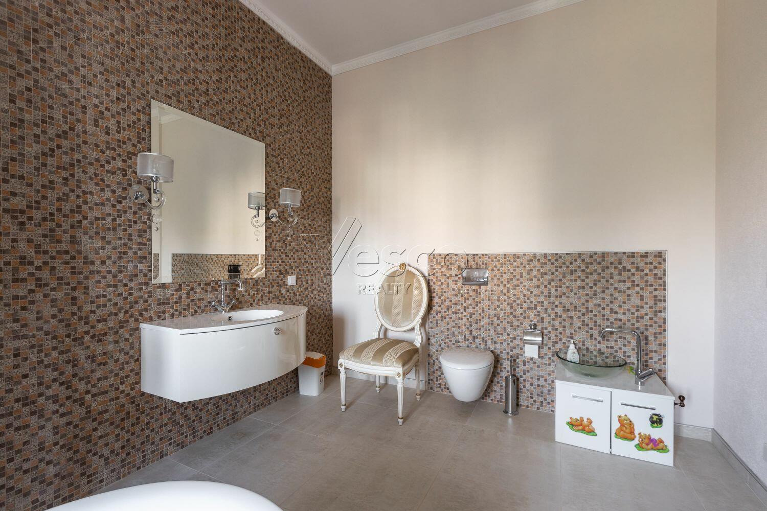 2-этажный коттедж 817 м² с отделкой