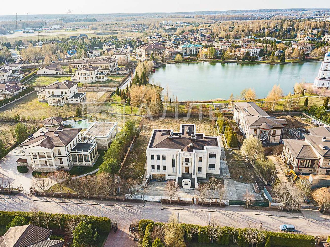 2-этажный коттедж 1 244 м² с отделкой