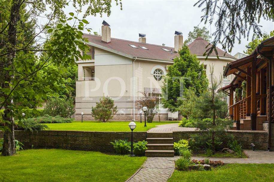 2-этажный коттедж 1 450 м² с отделкой