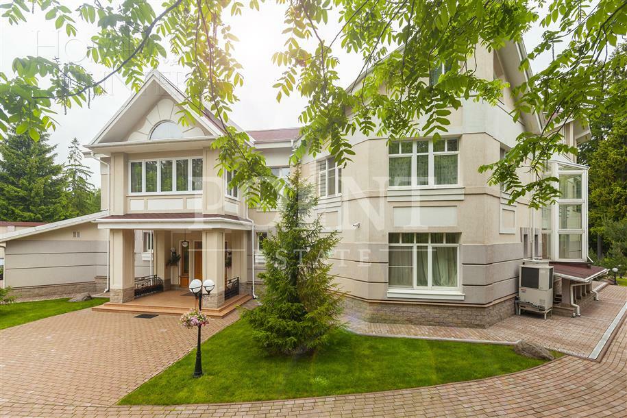 2-этажный коттедж 1 450 м² с отделкой