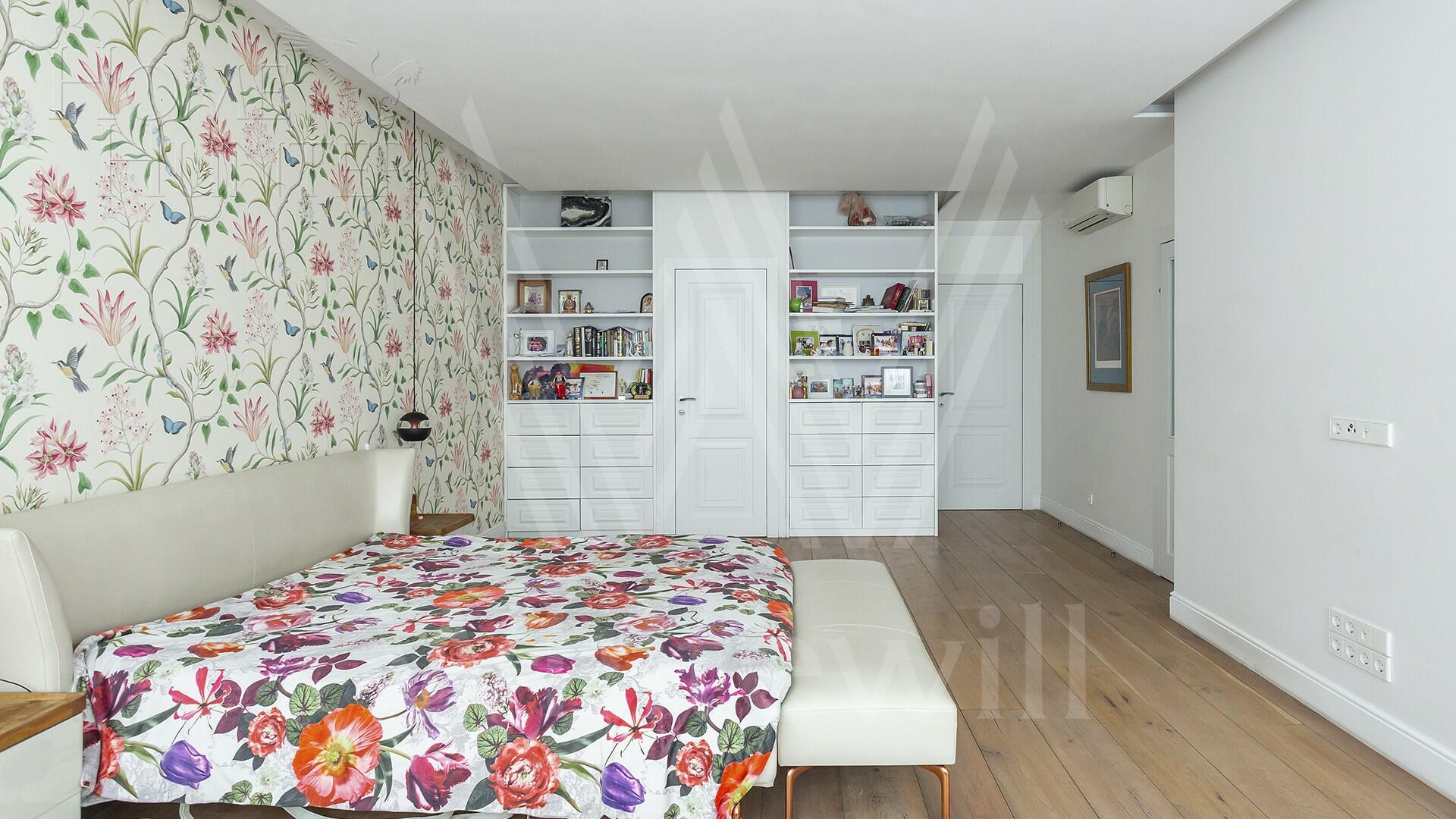 5-КОМН. КВАРТИРА С ОТДЕЛКОЙ 200 М² НА 5 ЭТАЖЕ